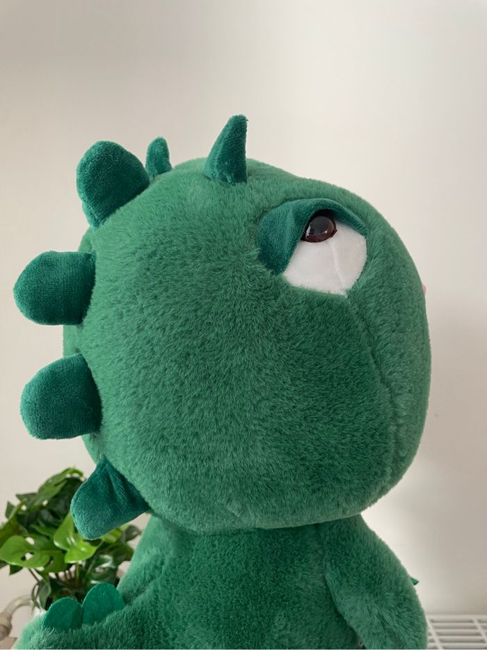 Peluche Sanrio Hello Kitty Dinosaure 🦖 - photo numéro 4