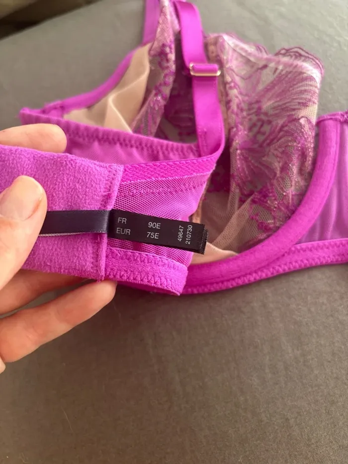 Soutien gorge rouge gorge 90E - photo numéro 7