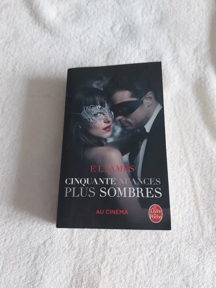 Livre cinquante nuances plus sombre