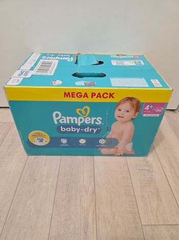 Couche pampers taille  4+