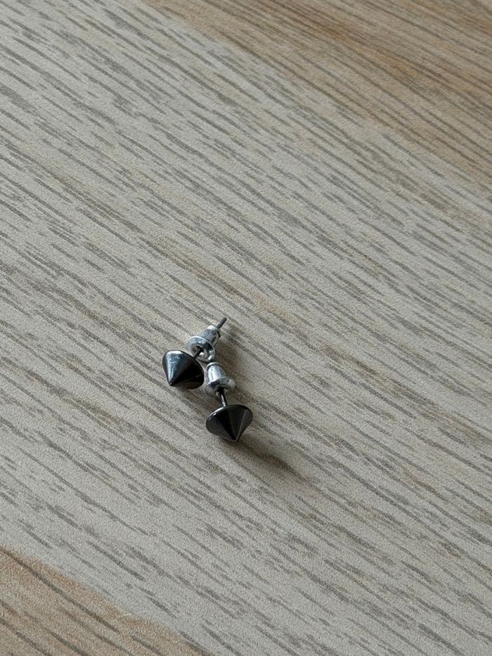 Boucles d oreilles pics gris noir - photo numéro 3