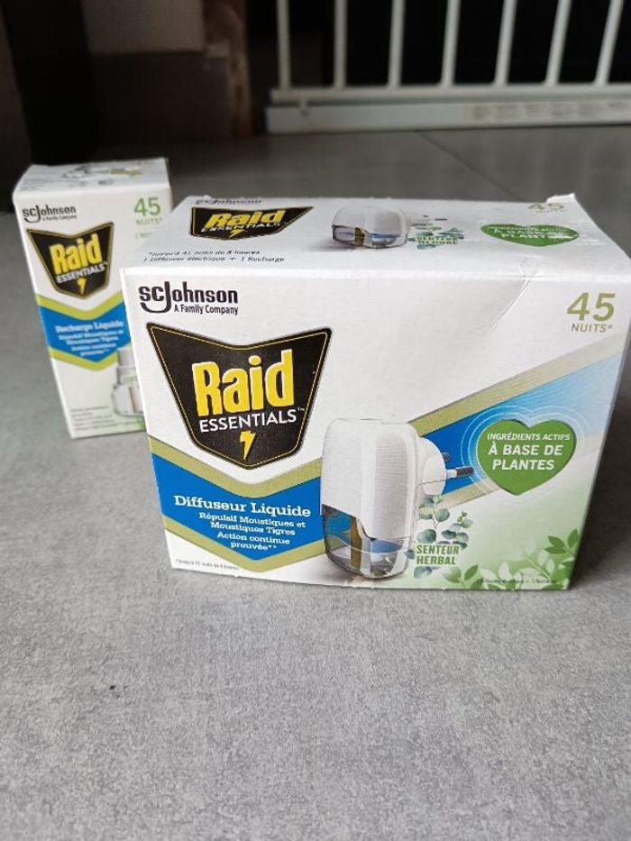 Diffuseur anti moustiques Raid avec recharge aux plantes neuve