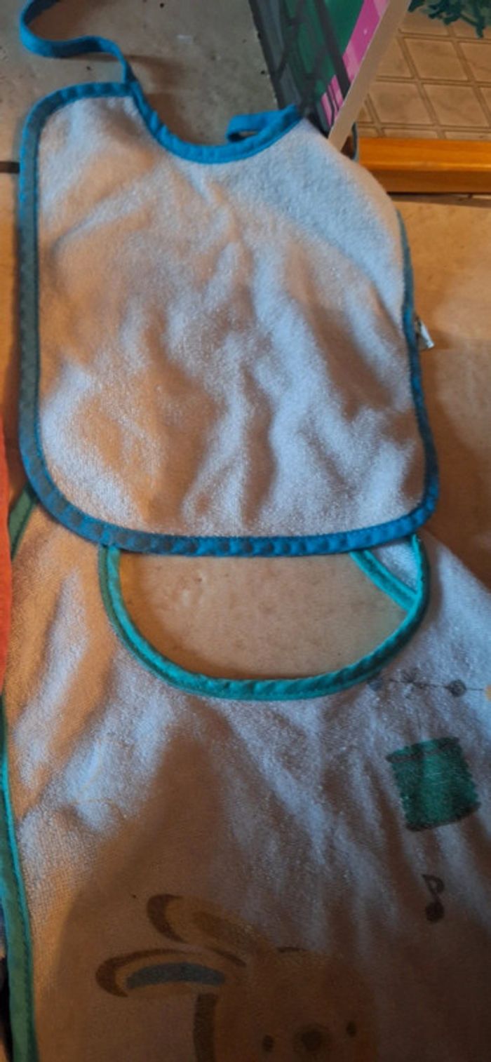 Lot de 4 bavoir - photo numéro 3