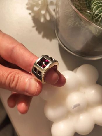 Bague argent et pierre rouge