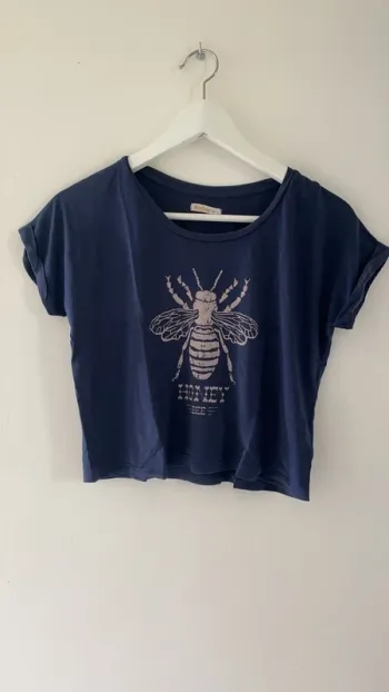 TEE shirt