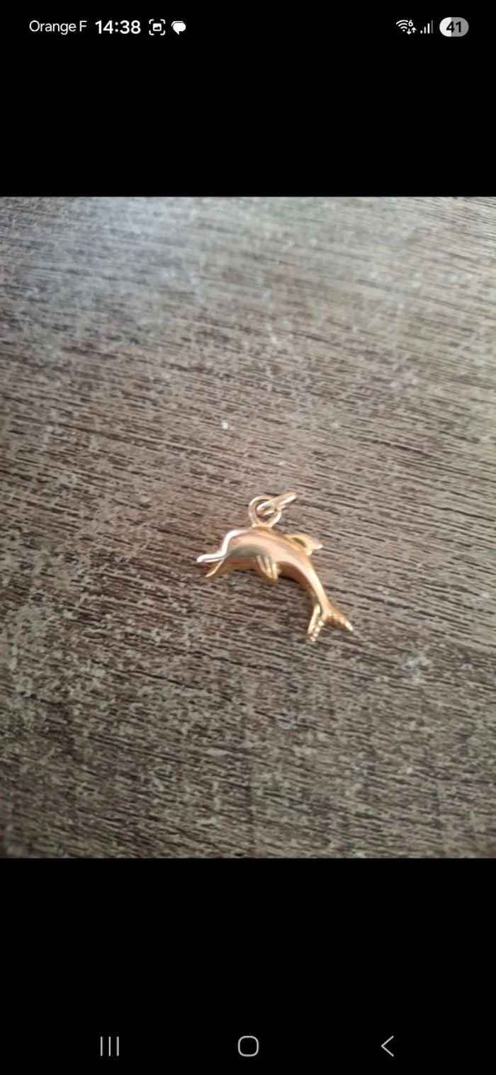 Pendentif dauphin 🐬 plaqué or - photo numéro 2