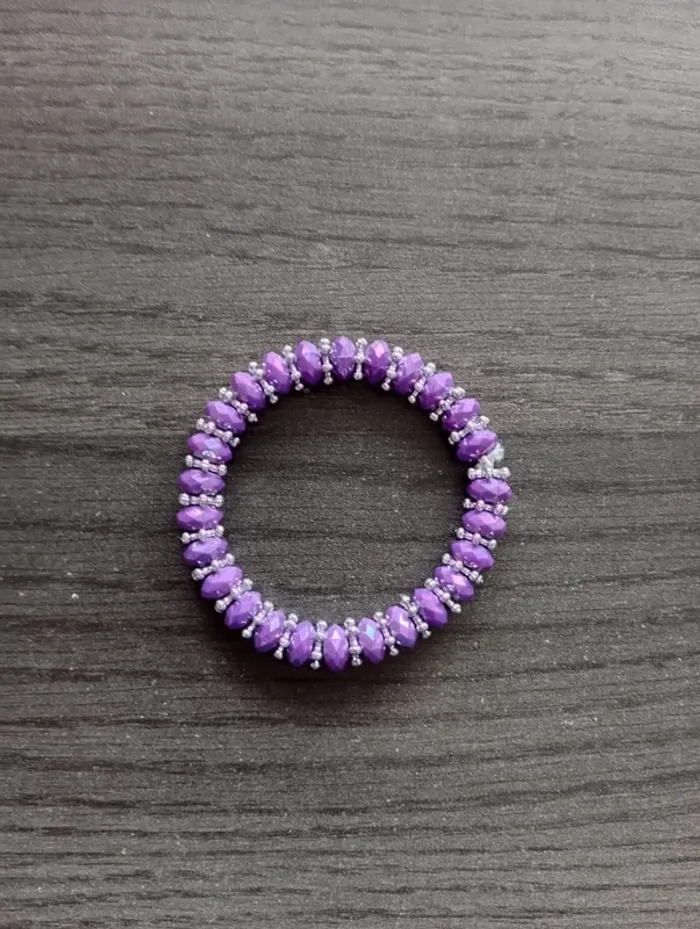 Bracelet fantaisie violet
