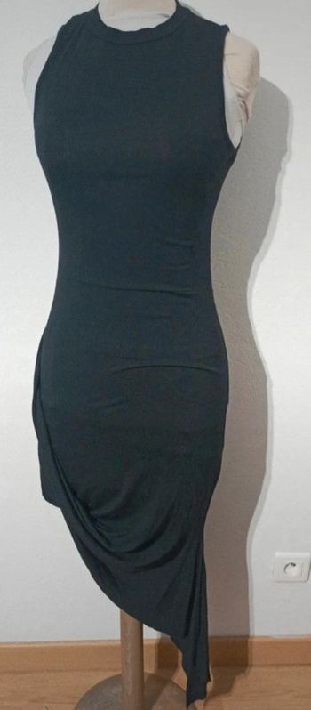 Magnifique robe tube bas drapé