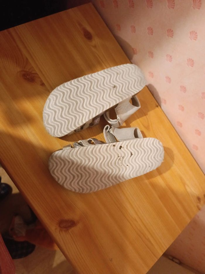 Sandales / nus pieds - photo numéro 3