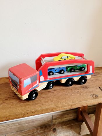 Camion avec voitures