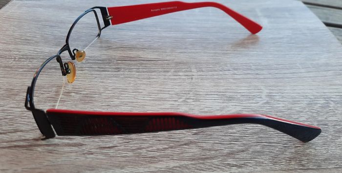 Monture de lunettes noire et rouge - photo numéro 4