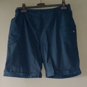 Short femme T 6 taille 52