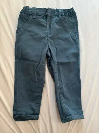 Pantalon chino Kiabi taille 18 mois état neuf