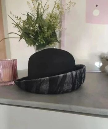 Chapeau noir vintage 100% laine