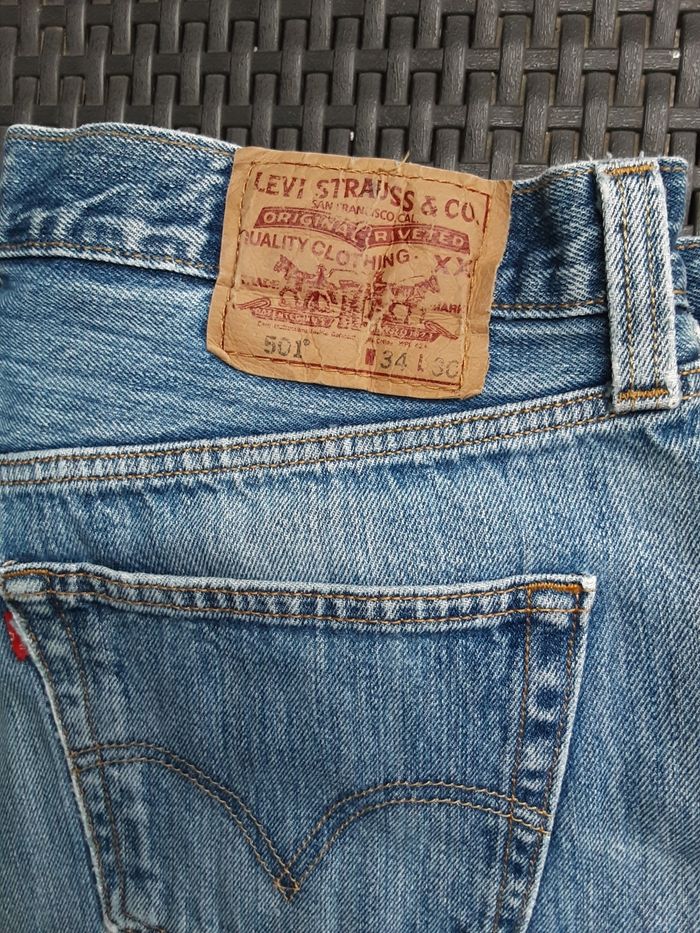 Pantalon jean marque Levi s strauss 501 taille w 34 l 30