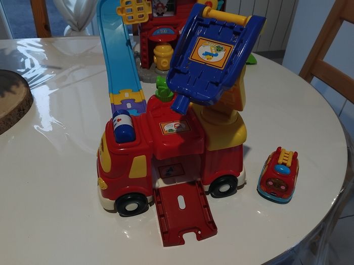 Ma caserne de pompier de la marque Vtech tut tut bolides - photo numéro 3