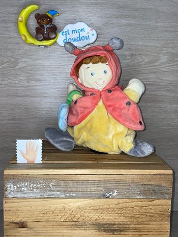 NIC426 doudou poupée coccinelle nicotoy