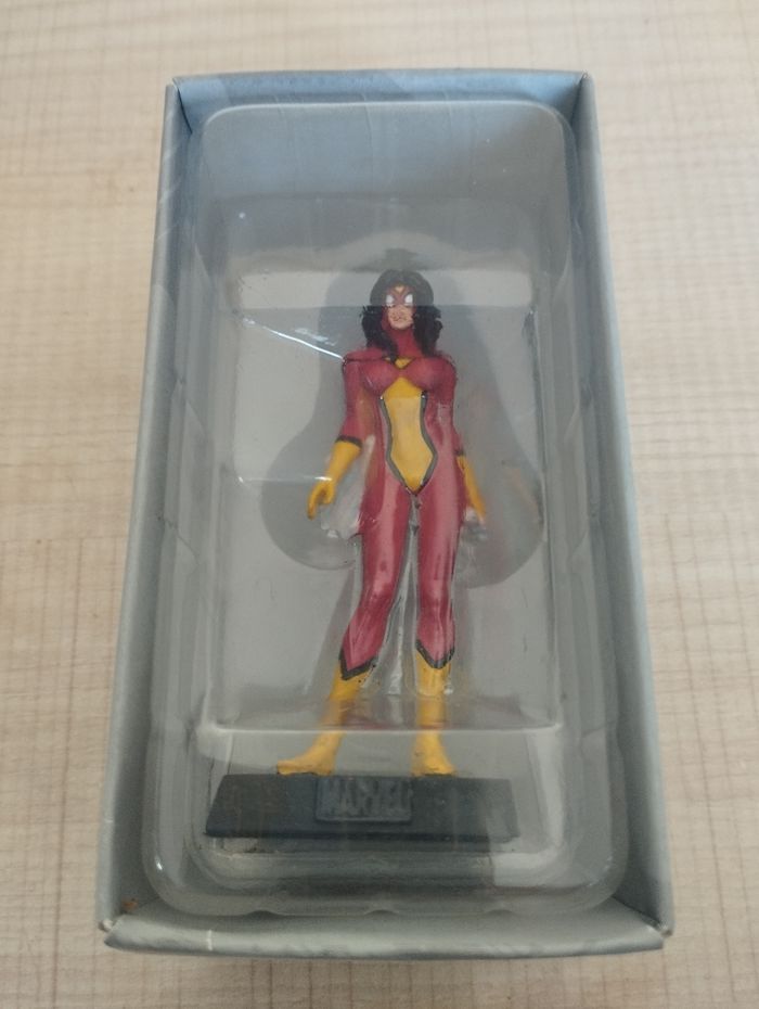 Figurine Marvel spider woman en plomb