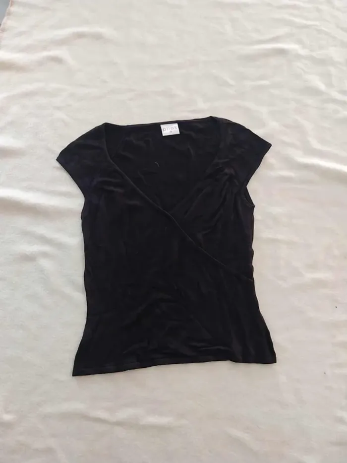 Haut / pull noir col V T38