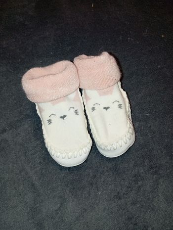 Chaussons bébé rose en cuir souple