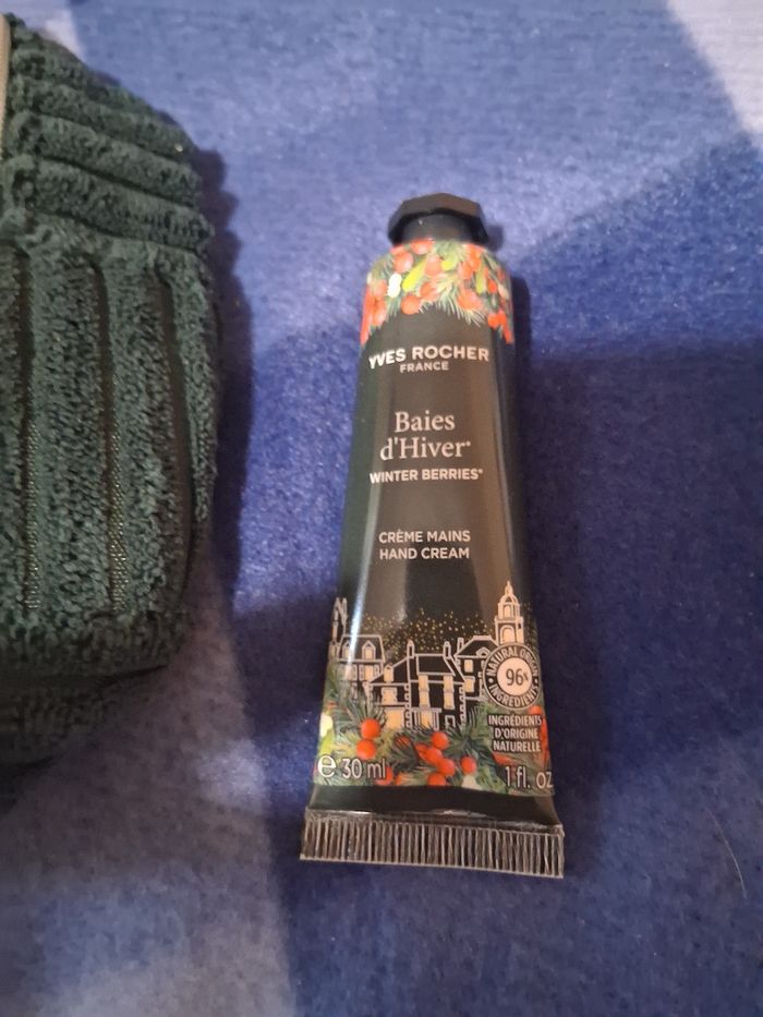 Trousse et creme mains baies d hiver yves rocher - photo numéro 2