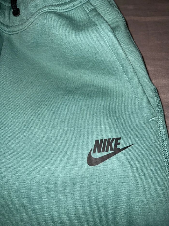 Jogging Nike taille XS unisex - photo numéro 3