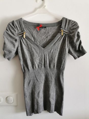 Tee-shirt grand décolleté