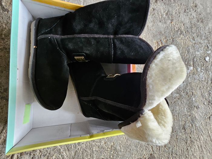 Botte fourrée tropézienne, très bon état - photo numéro 2