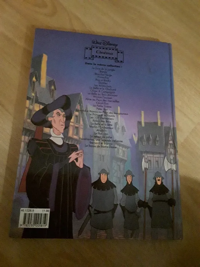 Livre enfant Le bossu de Notre Dame - photo numéro 2