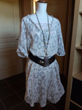 Robe légère blanche motifs léopard gris taille 4 neuve étiquetée