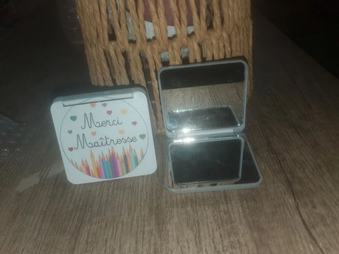 Miroire de poche double maîtresse cadeaux fin d'année