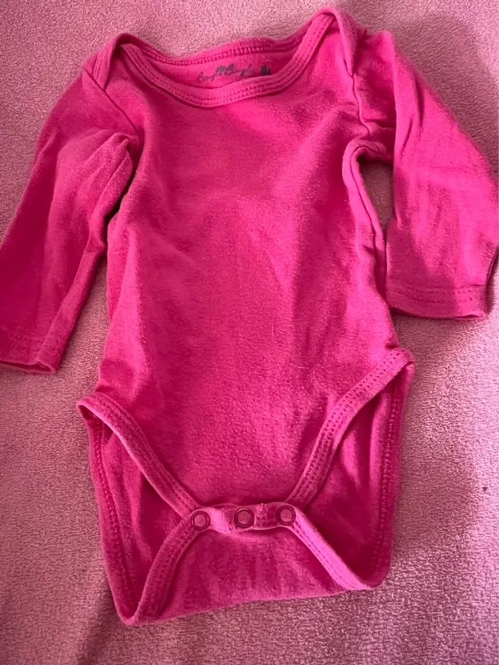 Lot de 16 bodys taille 6 mois - photo numéro 9