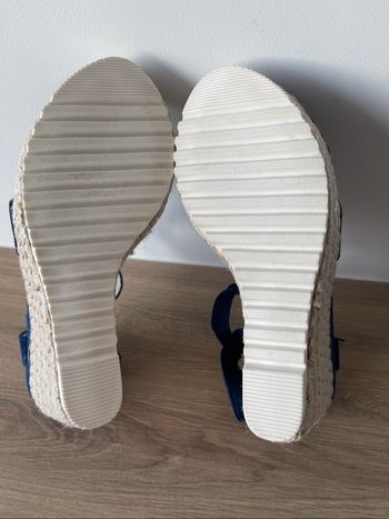 Sandales  à talons compensés