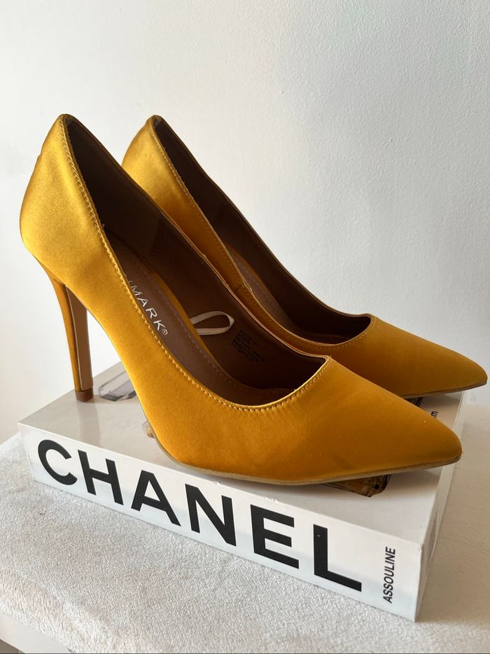 Escarpins satin moutarde Primark T39 BE 🍯 - photo numéro 2