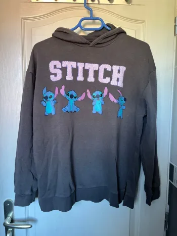 Pull Disney Stitch taille 14-15 ans