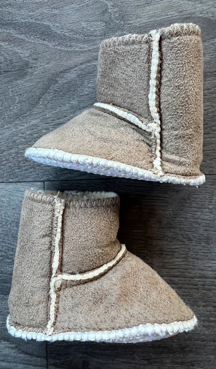 Chaussures bottines fourrées pointure 0/6 mois - photo numéro 2