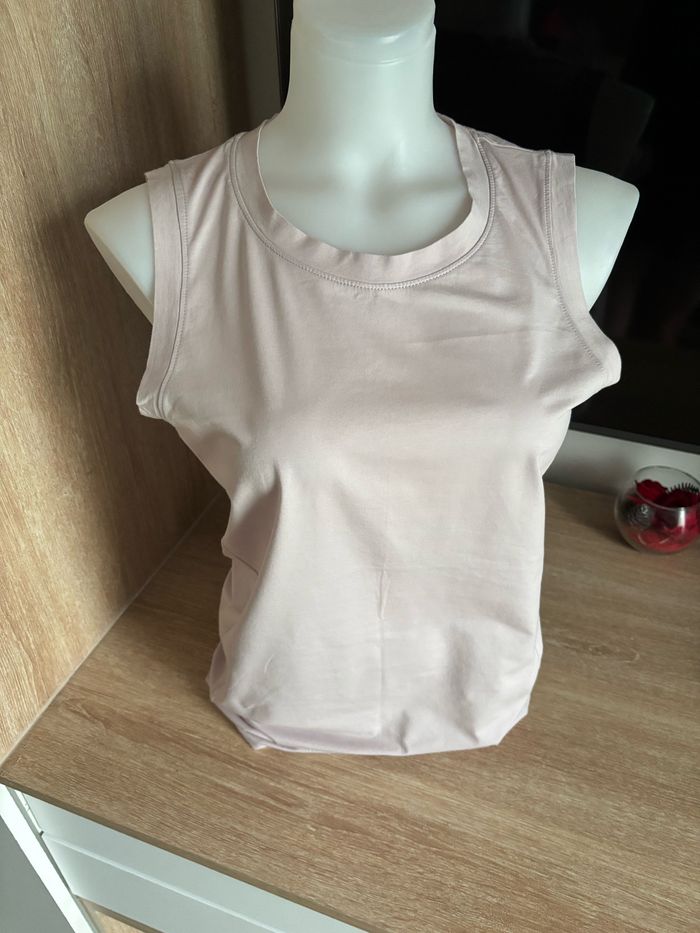Débardeur Uniqlo rose collection anderson taille S - photo numéro 3
