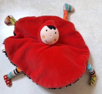 DOUDOU REVERSIBLE CHAPERON ROUGE - EBULOBO