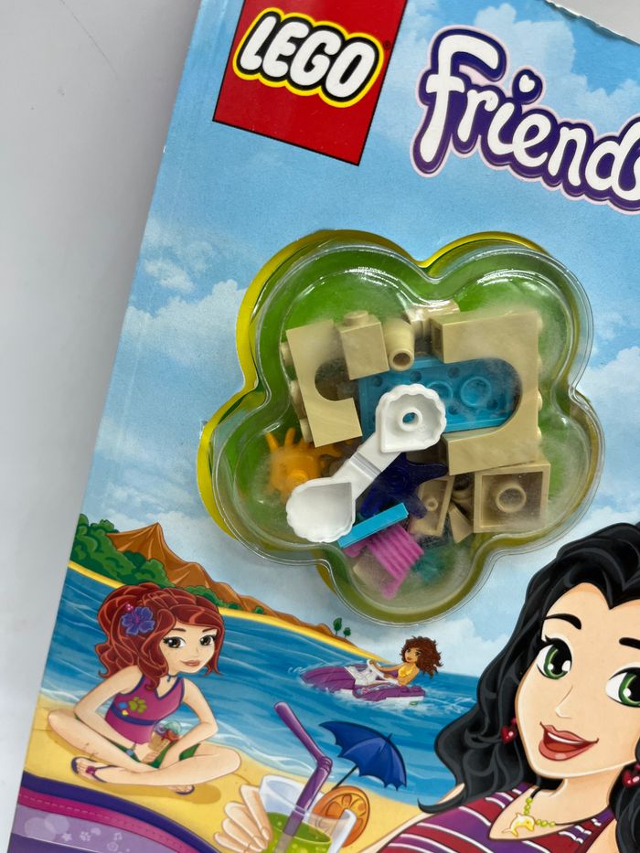 livre d’activité Magazine Lego Friends Les copines à la plage avec sa construction Neuf ! - photo numéro 2