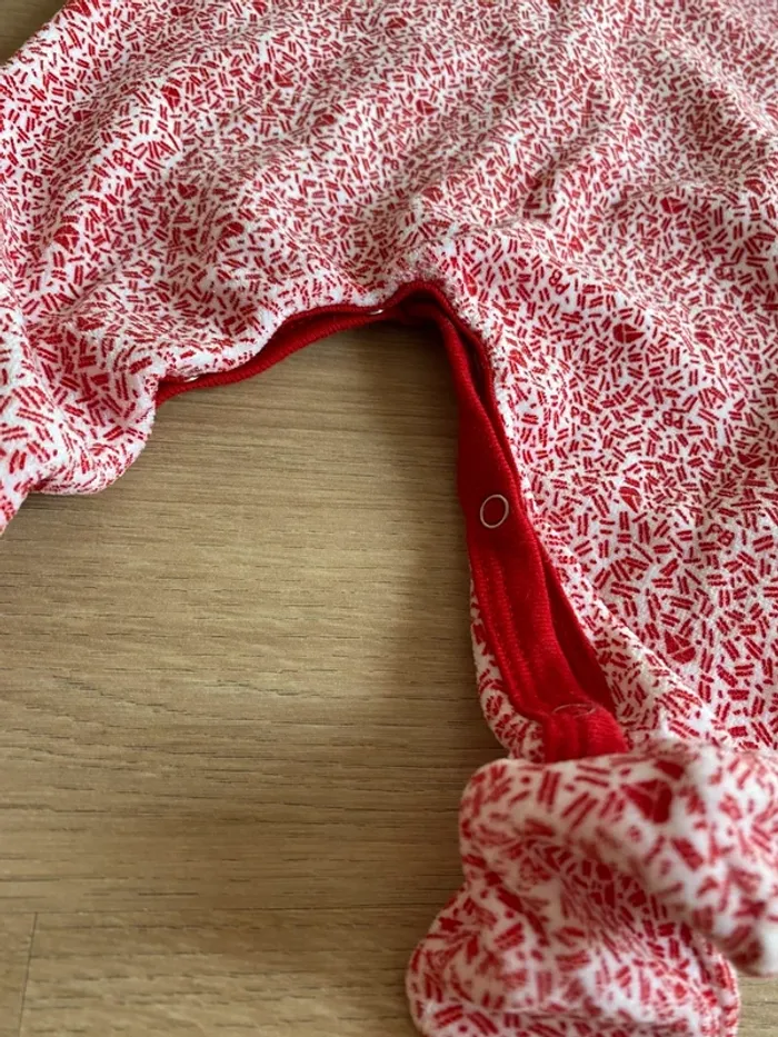 Pyjama à motifs rouge - photo numéro 5