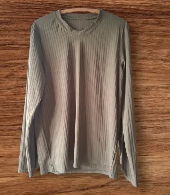 🌟 Haut à manches longues plissé - Taille M 🌟