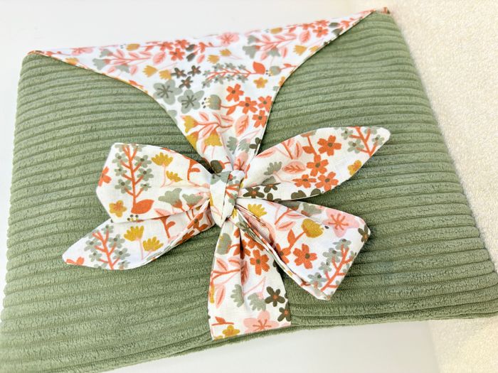 Pochette à livre velours côtelé Kaki fleurie - photo numéro 8