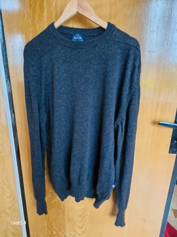Pull gris
