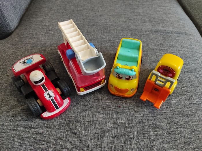 Petit lot de voitures