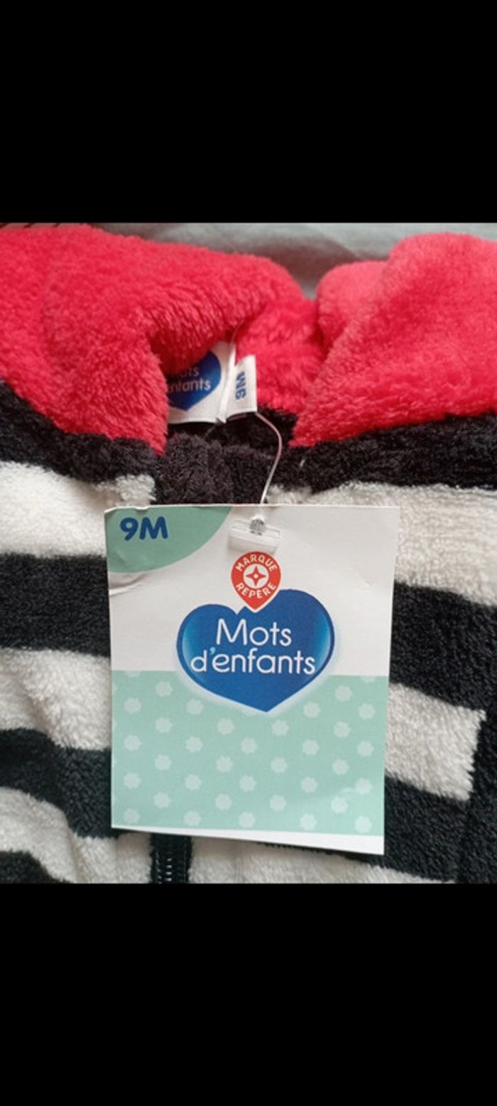 Surpijama à capuche noir/blanc/rouge pirate Mots d enfants 9 mois 15€ neuf - photo numéro 2