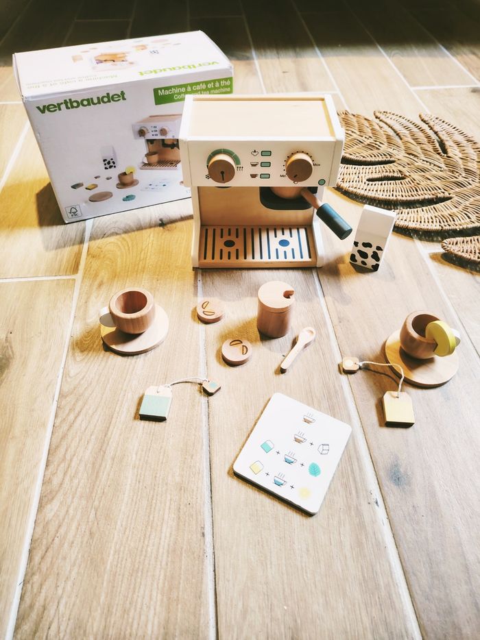 🍵Dinette machine à café et thé avec accessoires en bois marque Vertbaudet