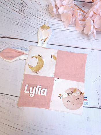 Doudou oreilles de lapin