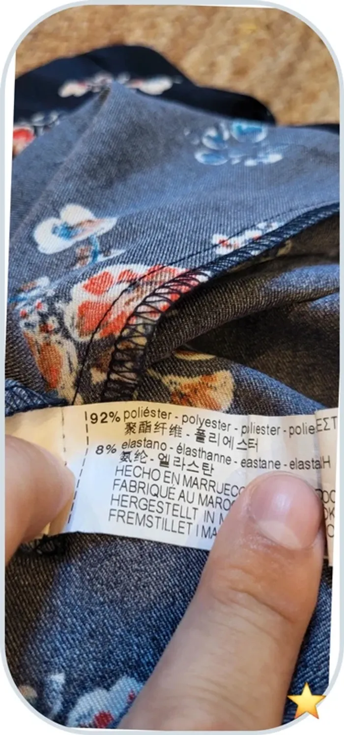 Blouse fleurie Zara - Taille S - Bleu Marine - Très bon état - photo numéro 5