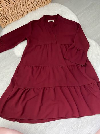Robe midi bordeaux à volants