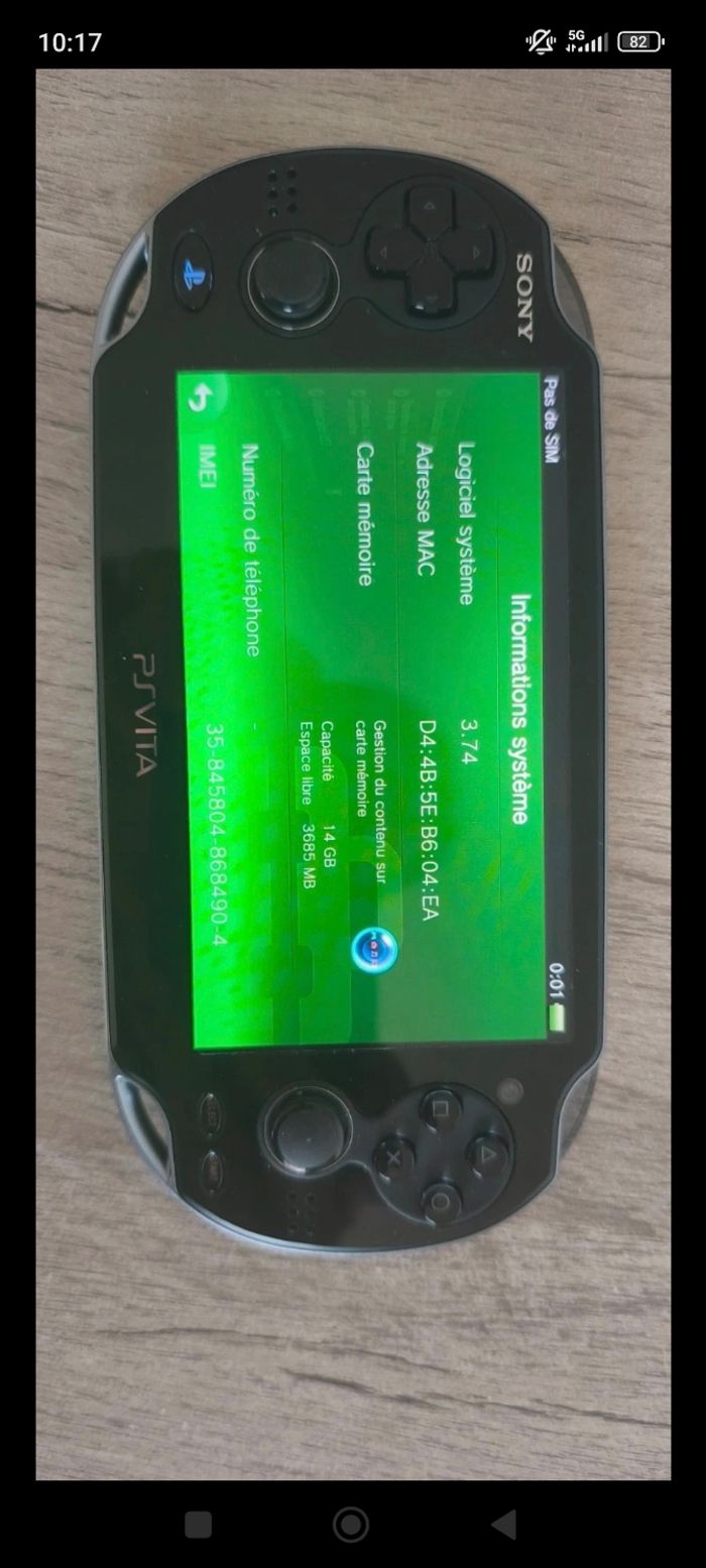 Console psvita avec 3 jeux - photo numéro 3
